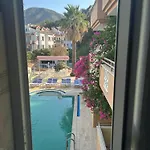 Ξενοδοχείο με διαμερίσματα Family Μαρμαρίς