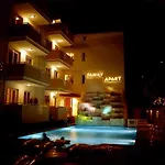 Aparthotel Family