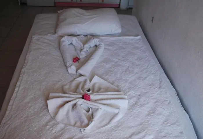 Family 2* Μαρμαρίς