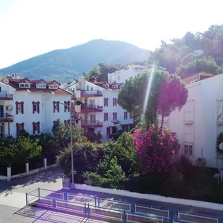 Family Aparthotel 2*