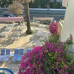 Family Apartmanhotel 2*