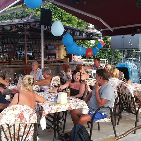 Family 2* مرمريس